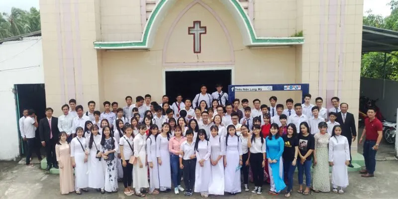 Exploring leadership opportunities within the youth church